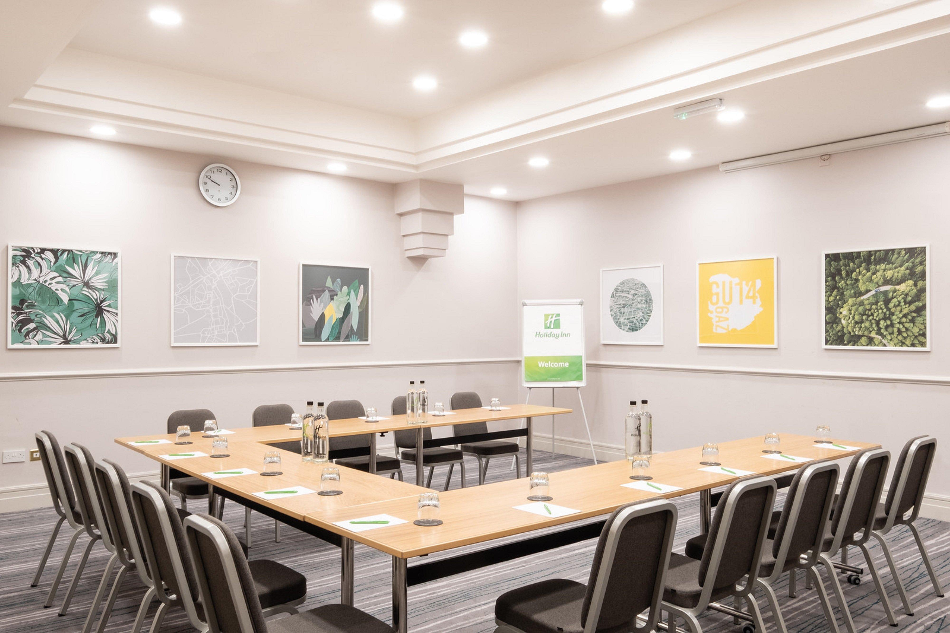 Holiday Inn Farnborough By Ihg Exterior photo