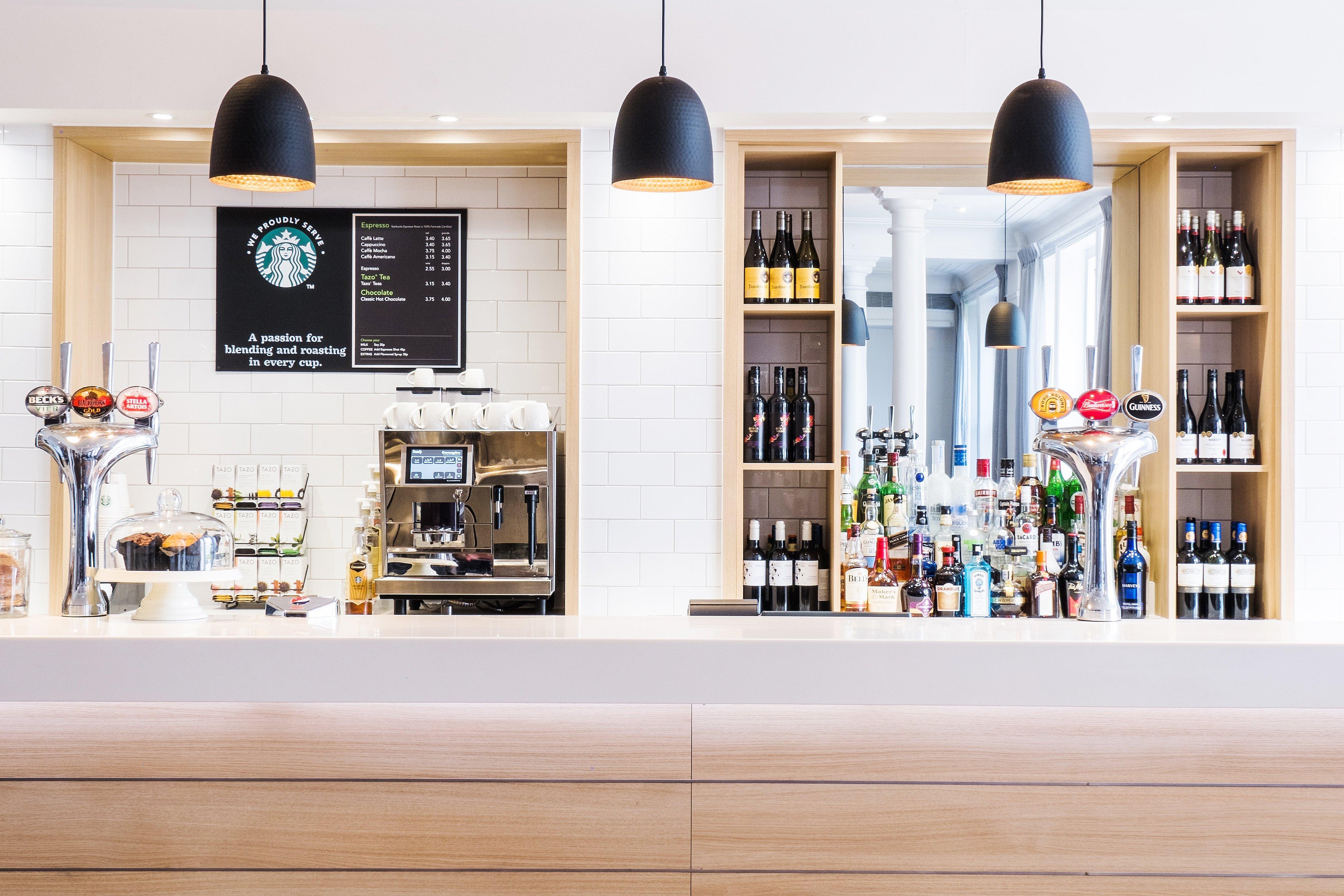 Holiday Inn Farnborough By Ihg Exterior photo